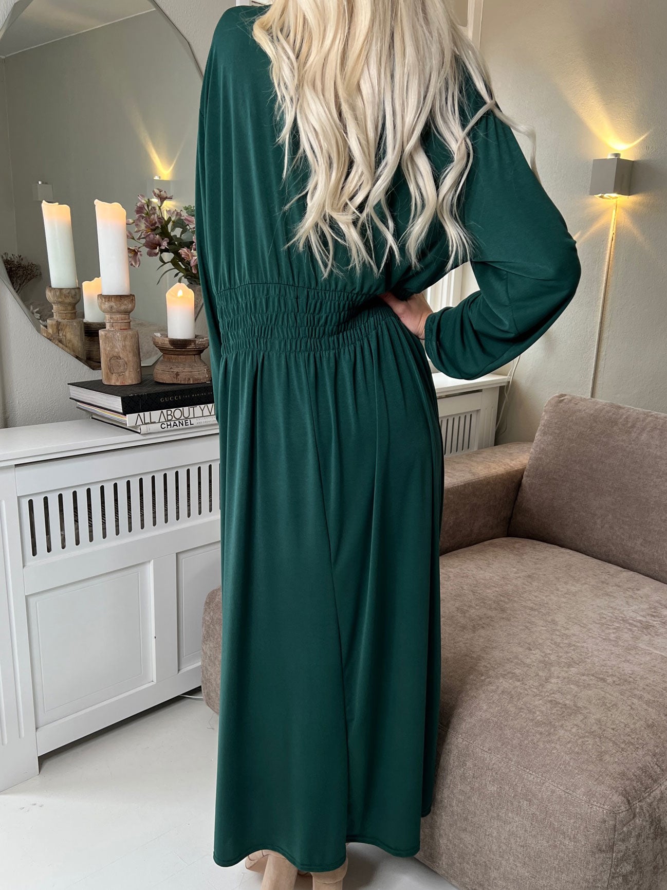 Pams Long Sleeve - Lang elastisk plus size kjole i krølfrit stof